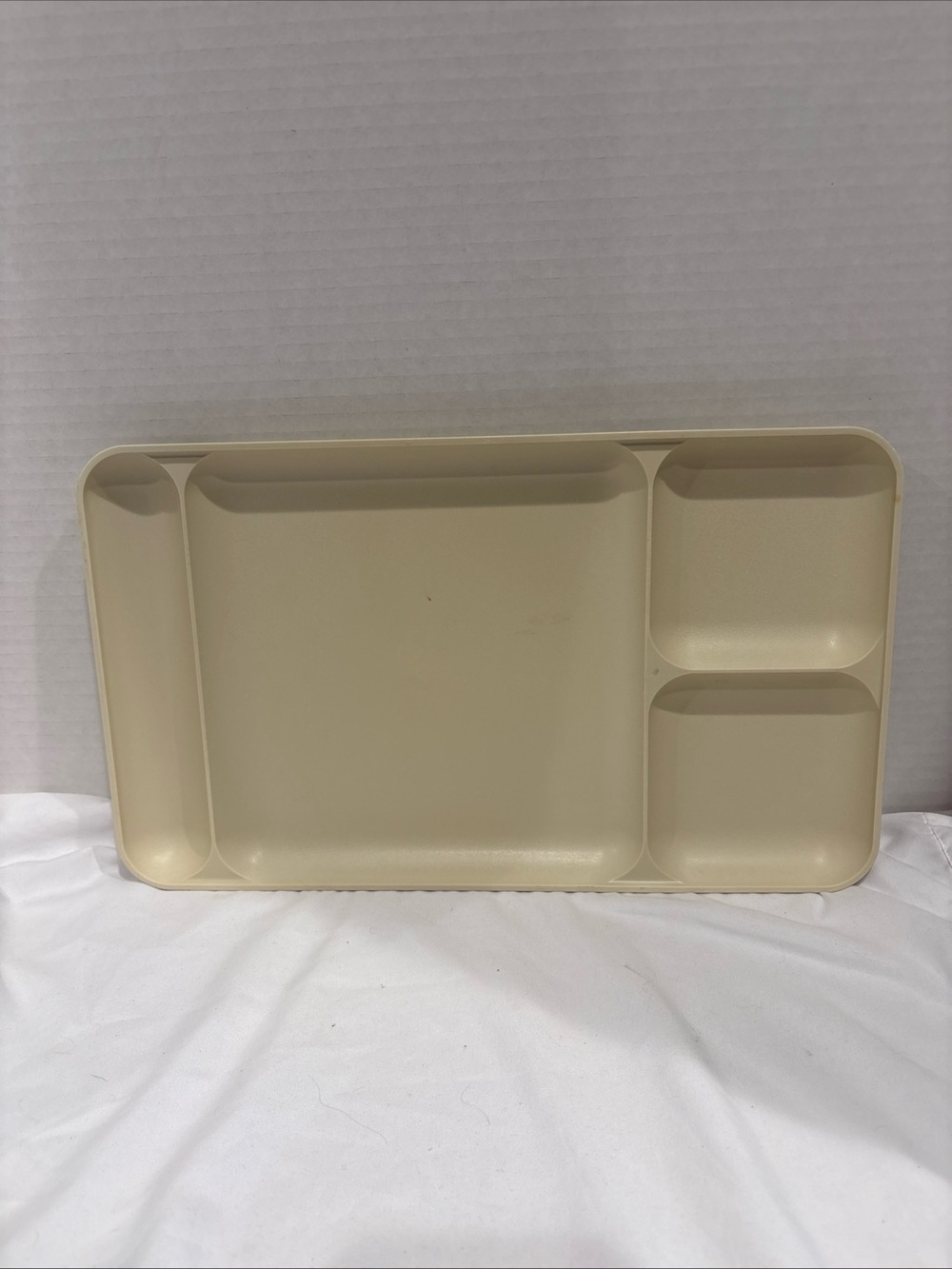 Tupperware Cafeteria Divided Tray Almond 1535-2 Camping Picnic